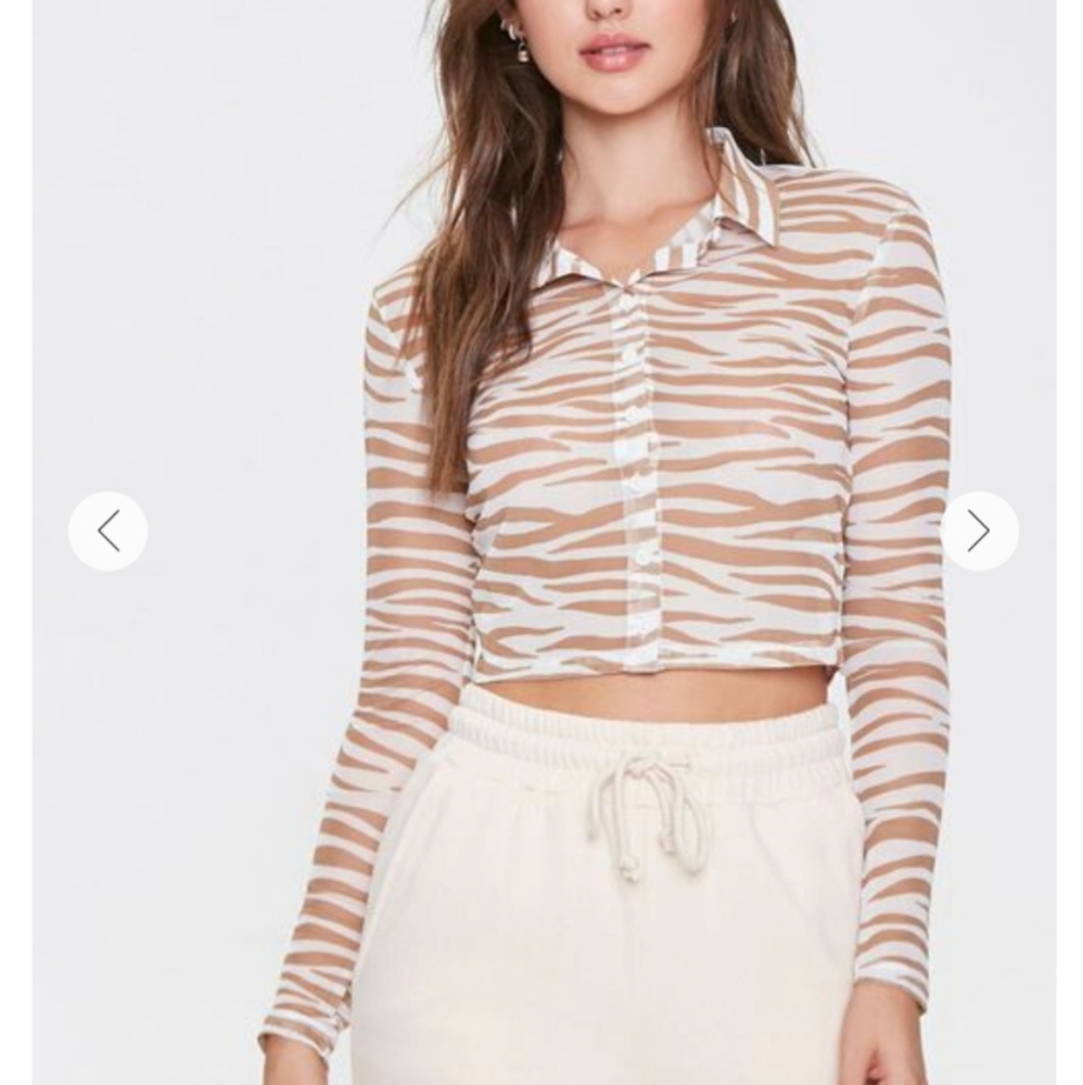 NWT Forever 21 mesh tiger button up shirt